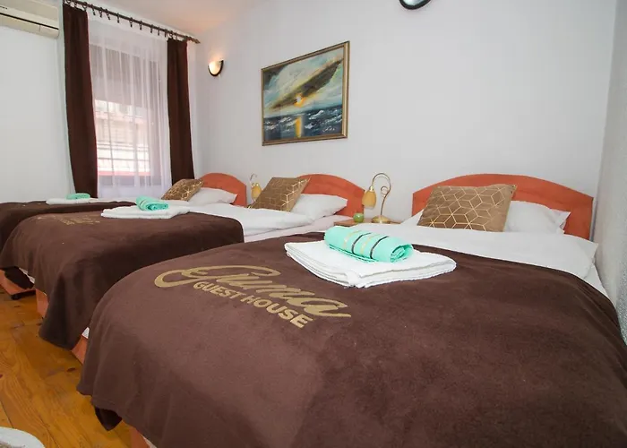 Guma בית הארחה מוסטר